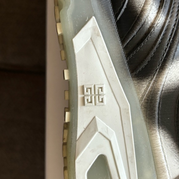 Givenchy Chito Sneakers - Picture 10 of 15